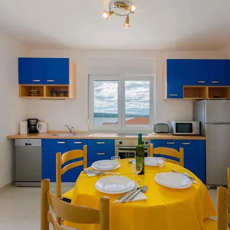 Apartment In 34976 *