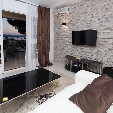 In 34976